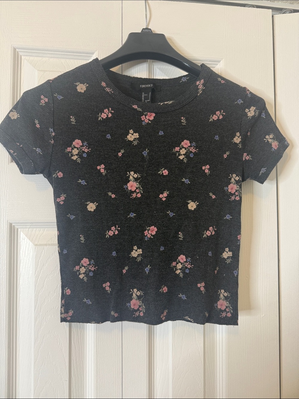 Forever 21 Black Floral Short Sleeve Knit Tee - Pink, Cream, Blue
